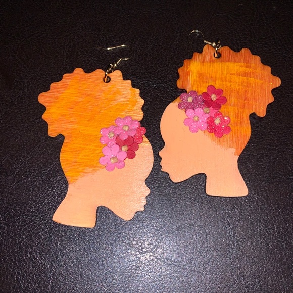 Earring - Picture 2 of 5